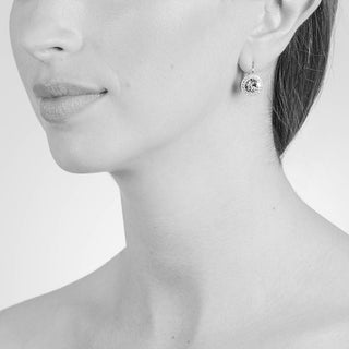 Model_Sosie_Pavee_Earrings