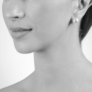 Mac 12 Rose Pearl Earrings