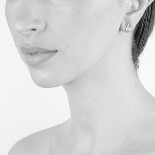 Model Posy Simple  Earrings